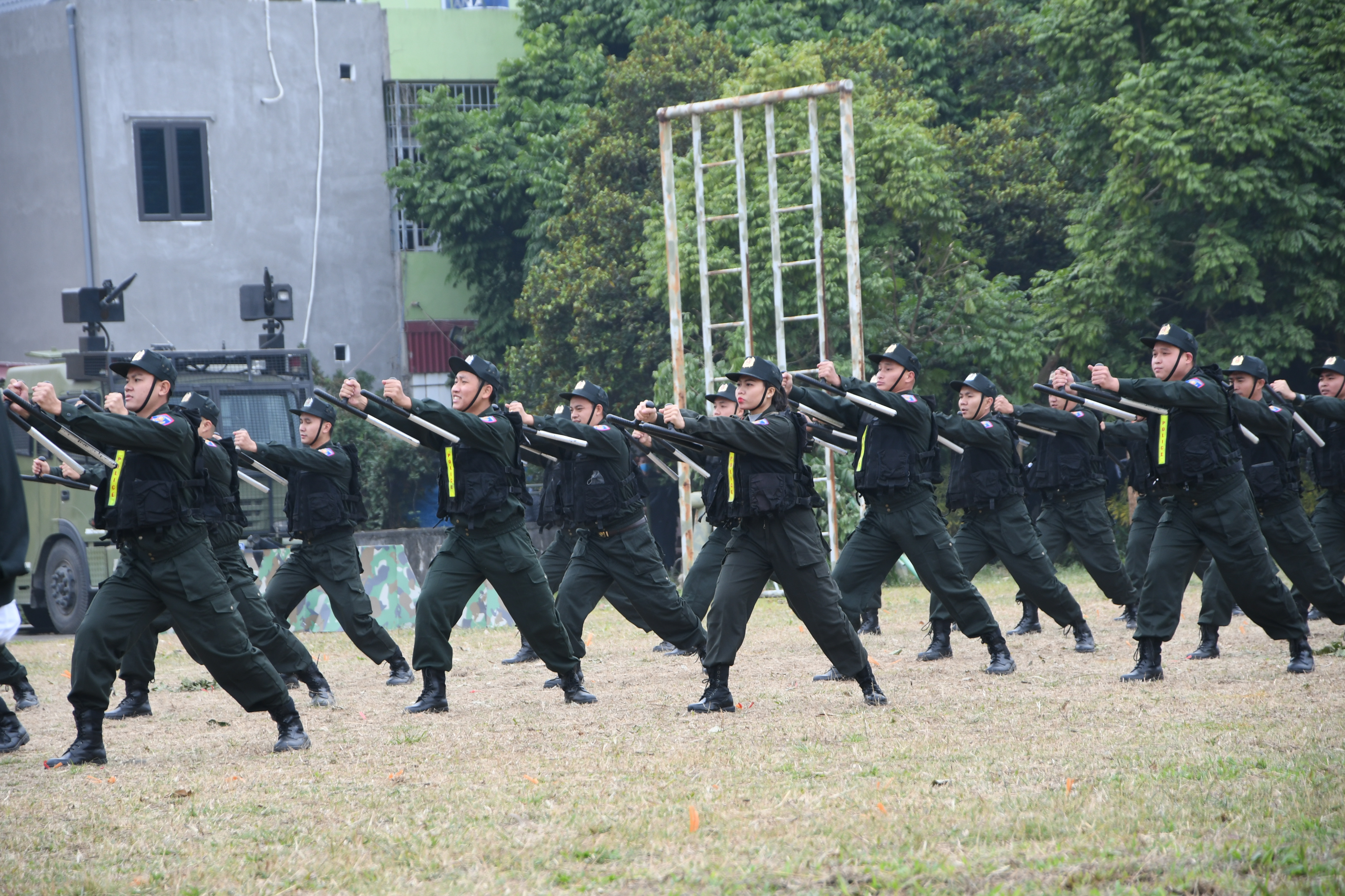 Phát huy sức mạnh của hệ thống chính trị trong thực hiện cao điểm tấn công, trấn áp tội phạm trên địa bàn thành phố dịp Tết Nguyên đán Nhâm Dần 2022